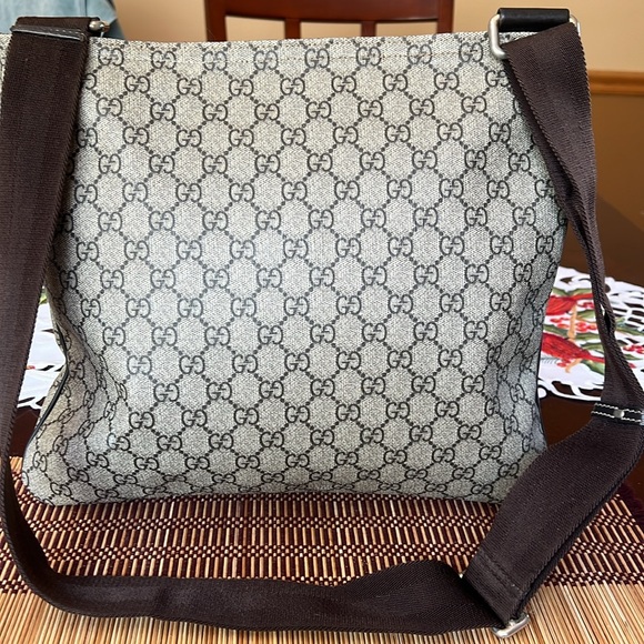 Gucci GG Messenger Crossbody Bag - Picture 5 of 16